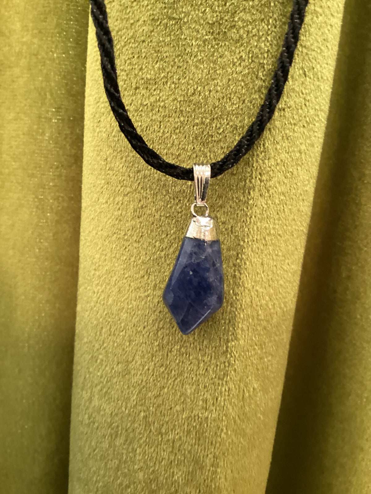 Sodalite diamond