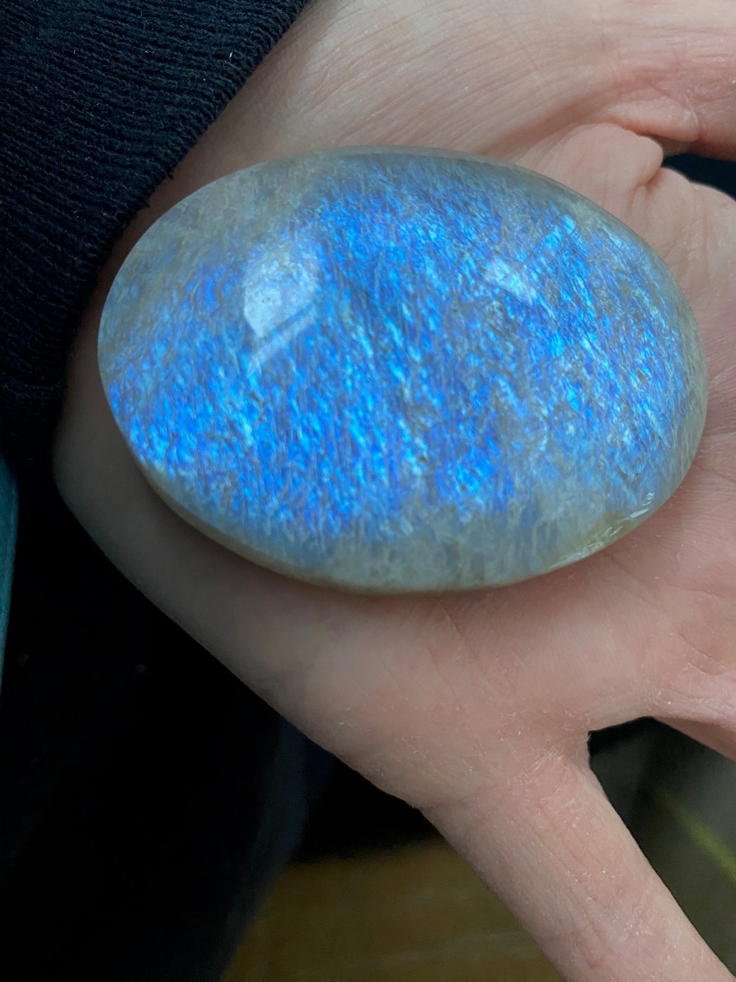 Moonstone Palm Stone