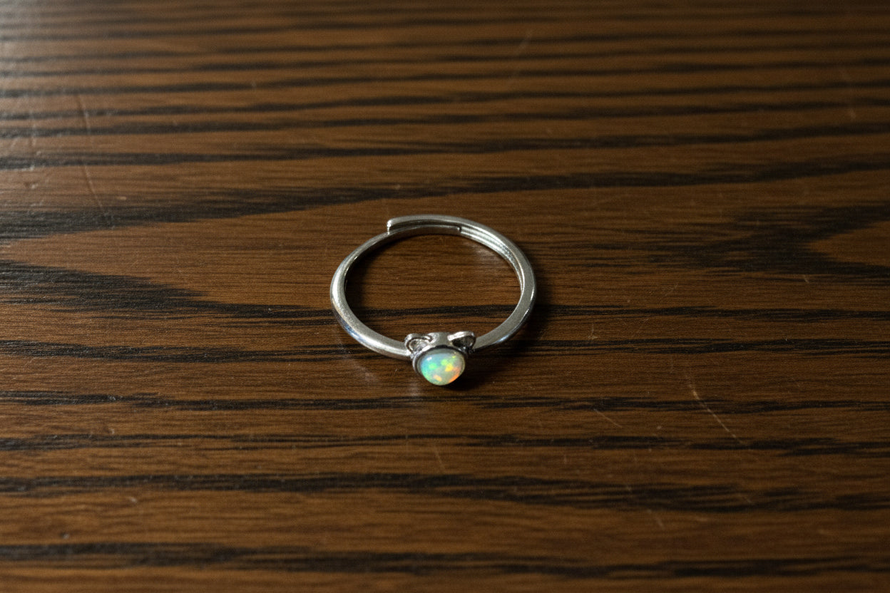 Opal enhances the connection between body and spirit