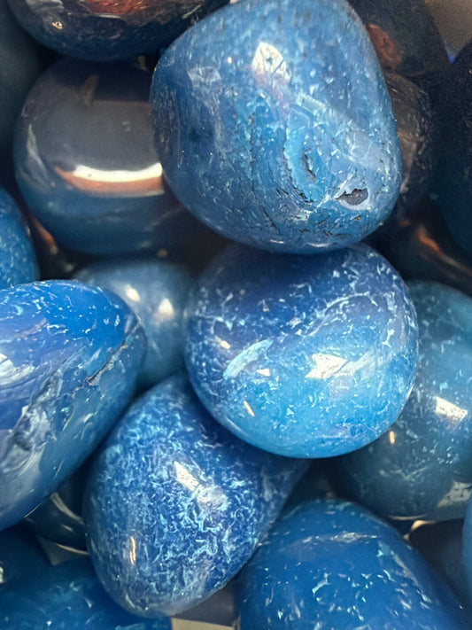 Blue Onyx tumbled stone
