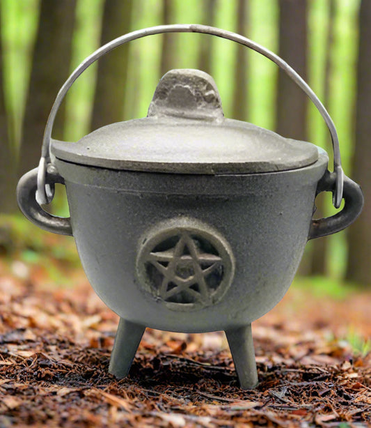 5" Cast iron cauldron w/ lid Pentagram