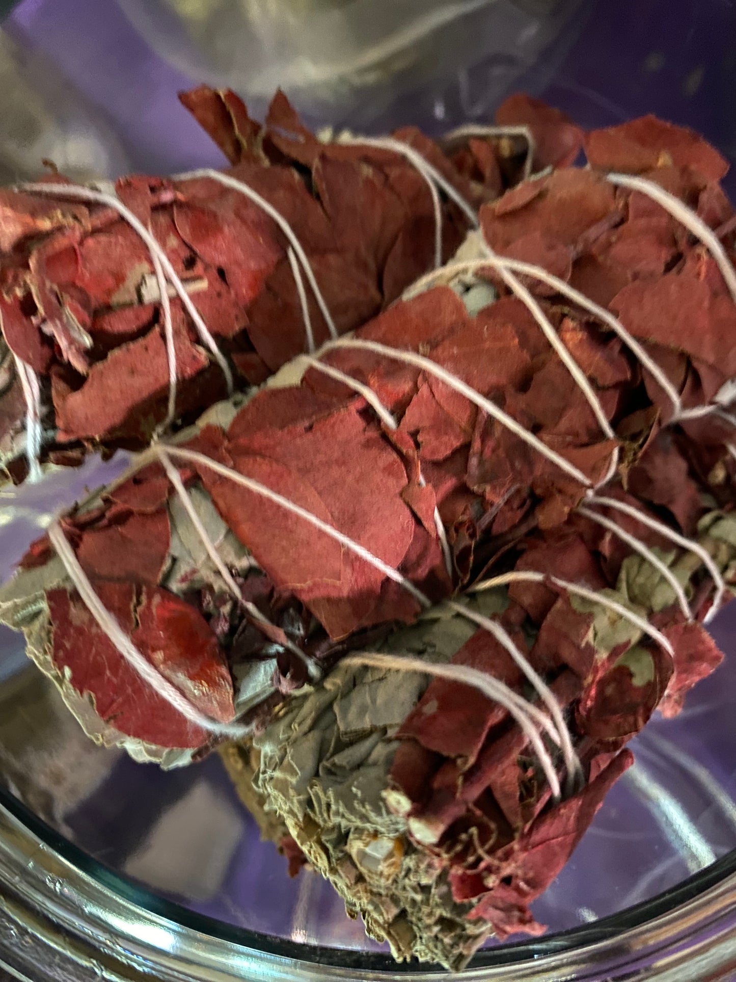 This white sage and red eucalyptus bundle is used to clear exhaustion and revive energy.